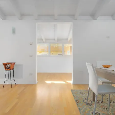 Attico Via Briosco Appartement *